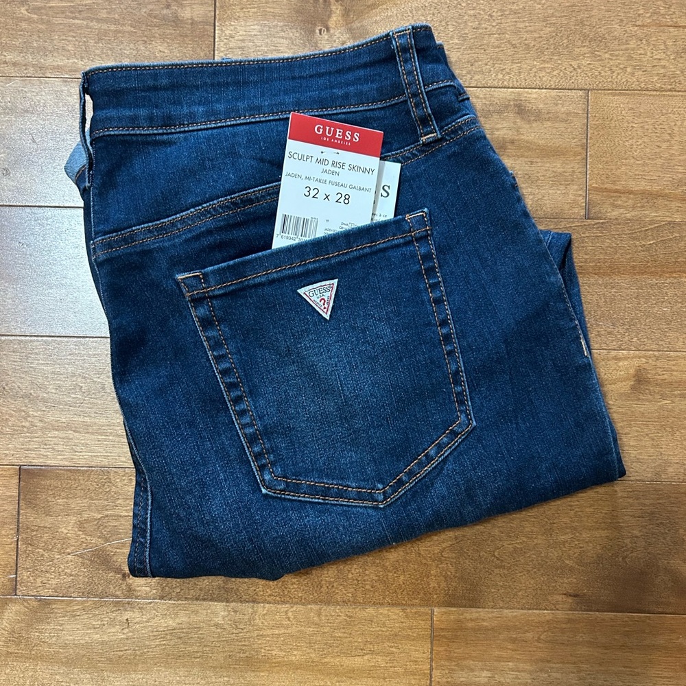 NWT Guess Sculpt Midrise Skinny size 32